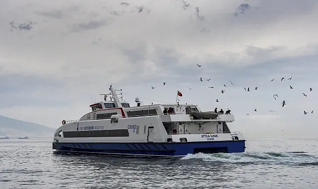 İzmir'de tüm vapur seferleri iptal edildi