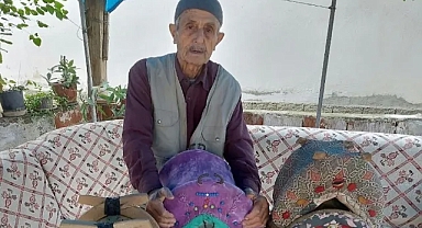 Manisa'da mesleğini hediyelik semer yaparak yaşatıyor