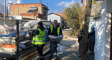 Budanan ağaçlar ihtiyaç sahiplerine yakacak oluyor