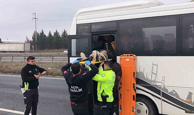 Çorlu'da 3 kişinin yaralandığı servis kazası kamerada
