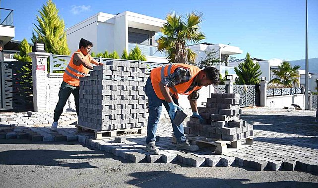 Kuşadası Belediyesi'nden Soğucak'ta yol yapım çalışması