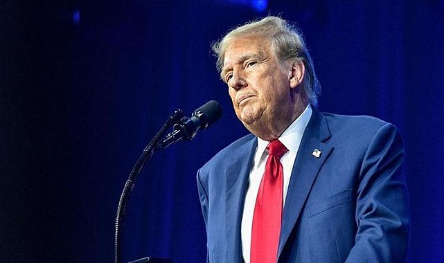 Panama'da halk meydanlara indi: Trump posteri yaktı