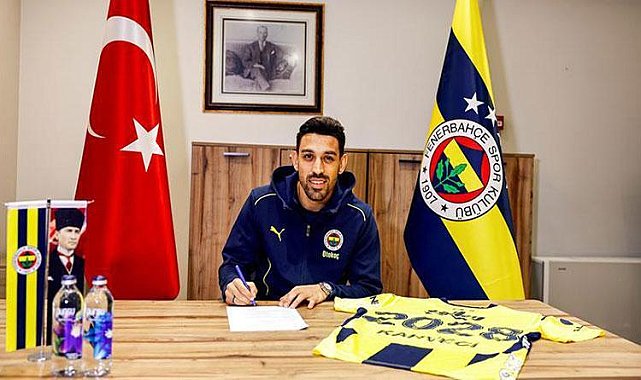 Fenerbahçe'de İrfan Can Kahveci'nin sözleşmesi resmen uzatıldı