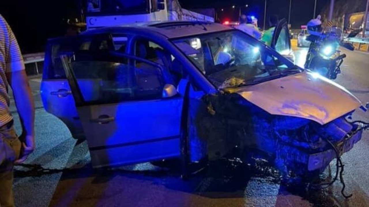 Amasya'da otomobil bariyere çarptı: 1 ölü, 3 yaralı