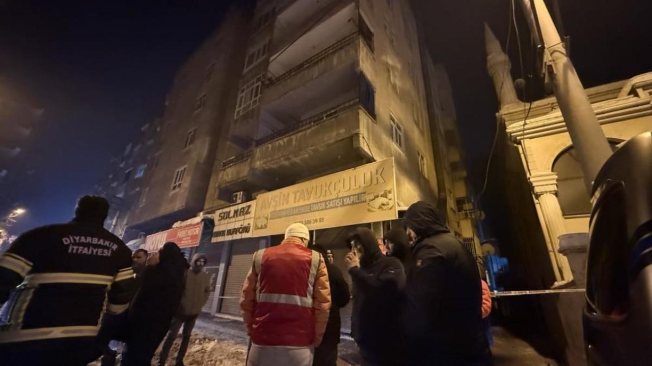 Diyarbakır'da binanın kolonu çatladı, 83 kişi tahliye edildi