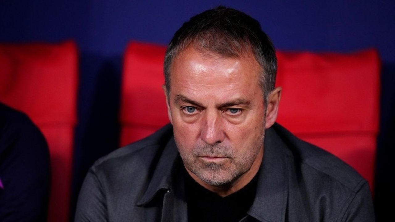 Barcelona Hansi Flick'in sözleşmesini uzattı