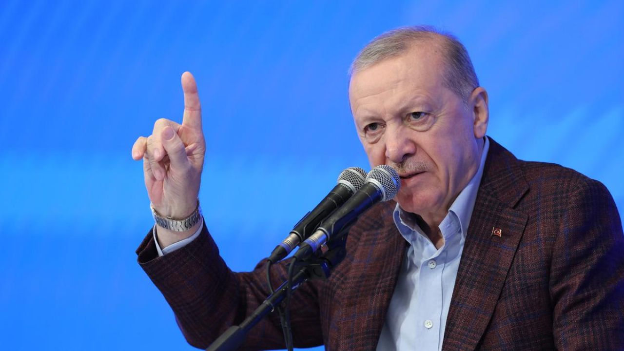 AK Parti'nin yeni şarkısı "Efsane büyük başkan" gündem oldu