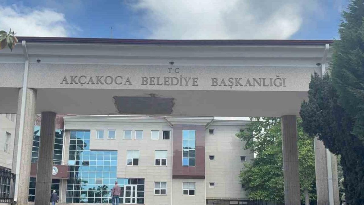 Akçakoca Belediyesi AK Parti'ye geçti