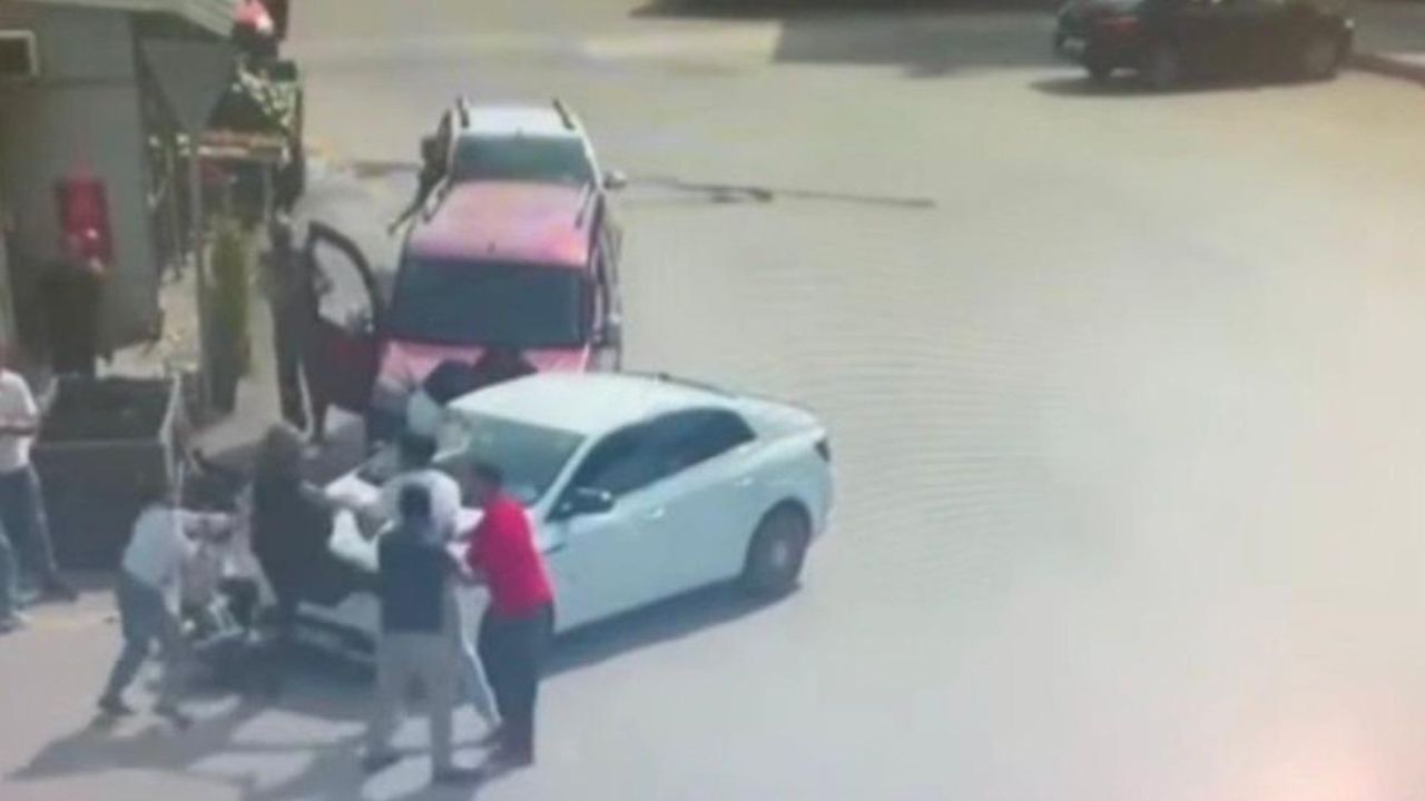 Ankara’da husumetli şahısların kavgası kamerada