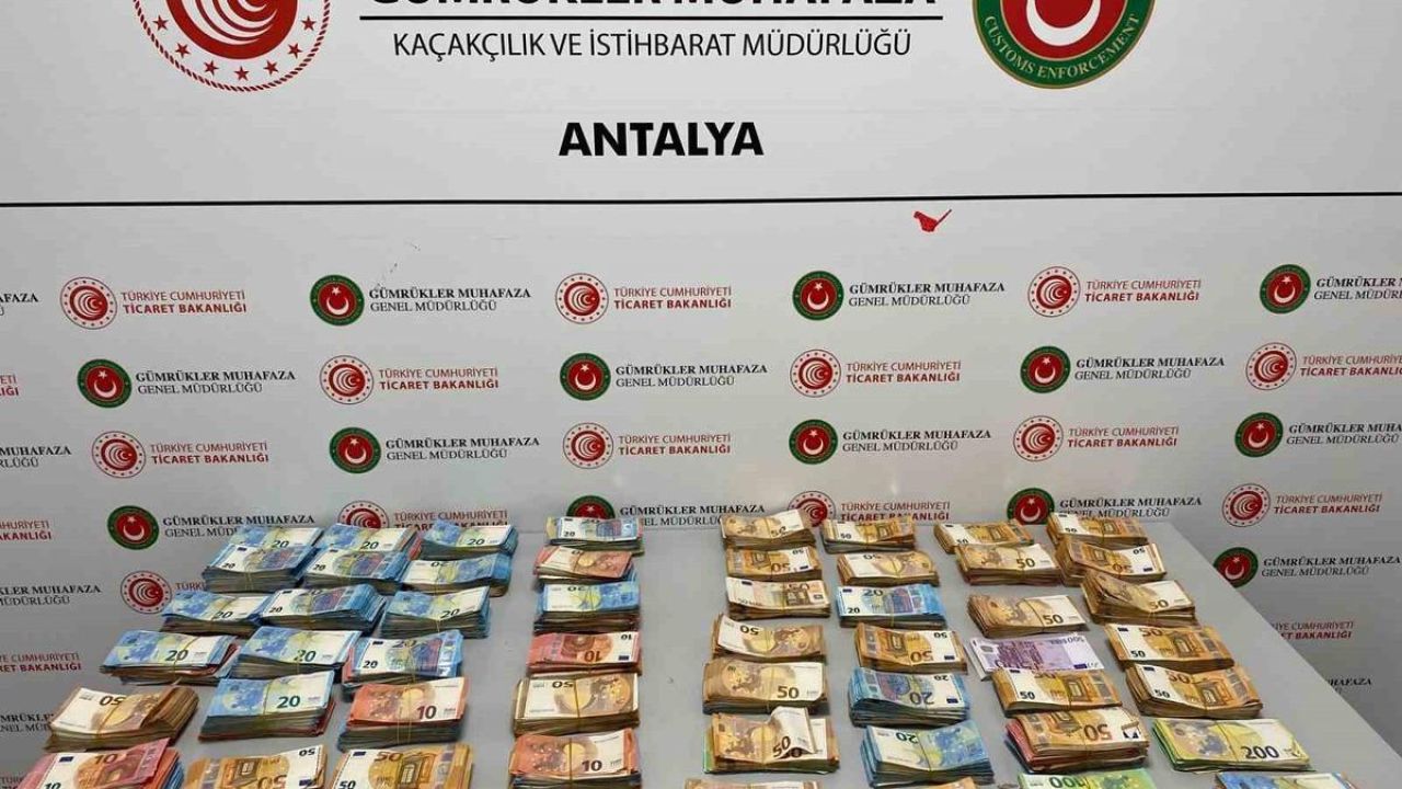 Bebek bezleri içerisine gizlenmiş 20 milyon liradan fazla nakit para ele geçirildi