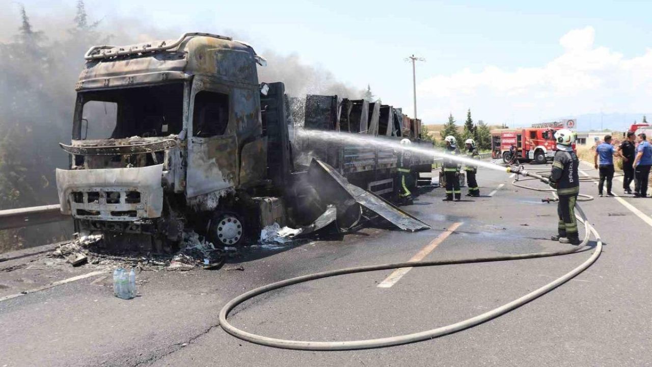 Beyaz eşya yüklü tırda çıkan yangın tahıl tarlalarına sıçradı