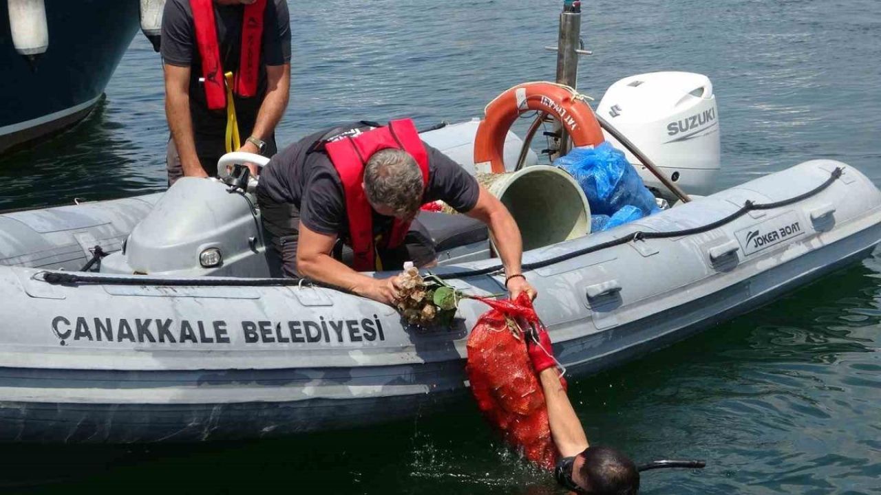 Çanakkale Yat Limanı’nda yüzey ve dip temizliği