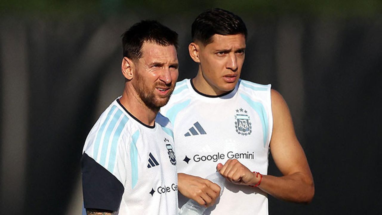 Dünya Kupası'nın iki Altın Topa sahip tek oyuncusu Messi