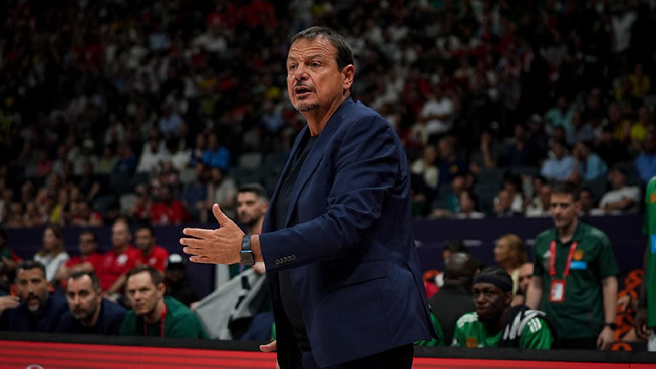 Ergin Ataman: 'EuroLeague'de sezonu başarısızlıkla tamamladık!'