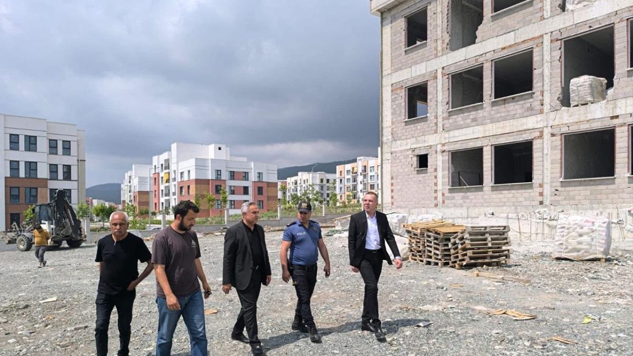 Erzin'de okul inşaatlarında çalışmalar sürüyor