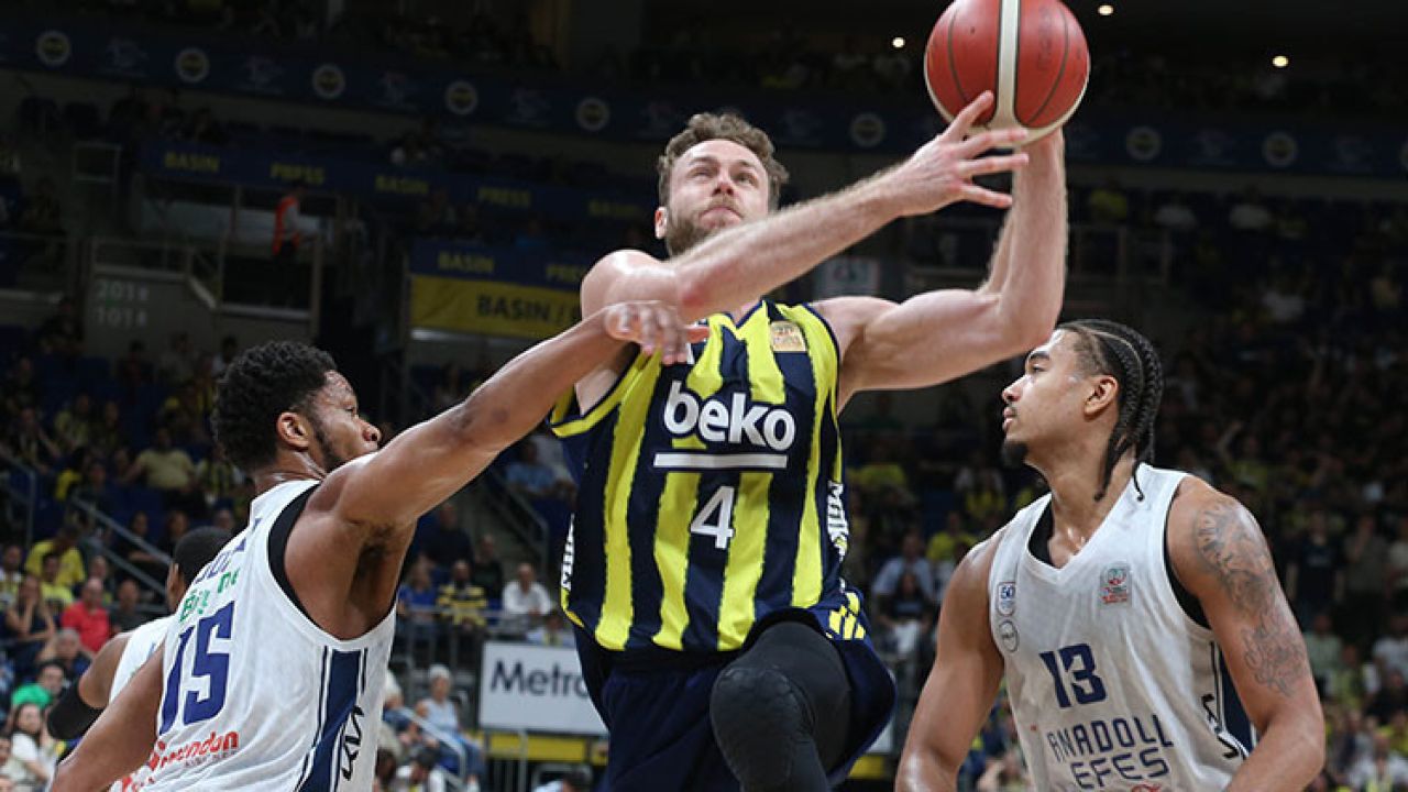 Fenerbahçe Beko, seride durumu 2-0 yaptı!
