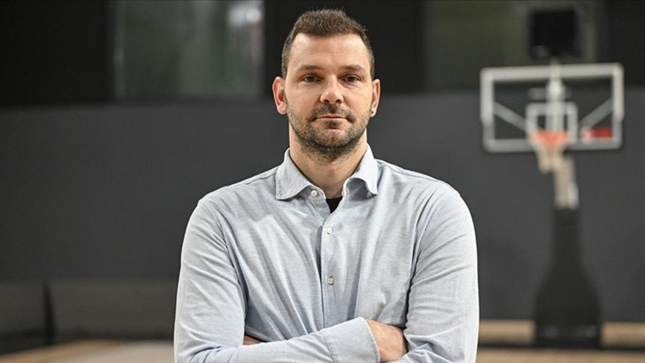 Galatasaray'da sportif direktör Vladimir Micov ile yollar ayrıldı!