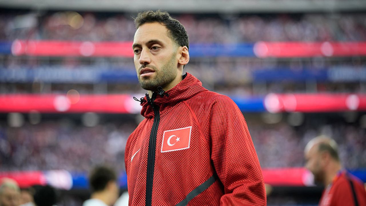 Hakan Çalhanoğlu: 'Sorumluluğu herkesten önce ben üstleniyorum!'
