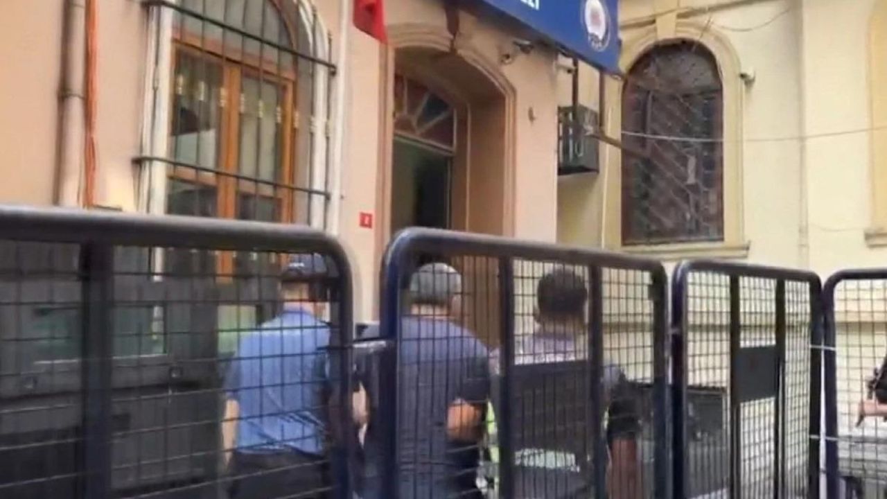 İstanbul'da turisti mağdur etmişti! Hem para cezası kesildi, hem sürücü kartı iptal edildi