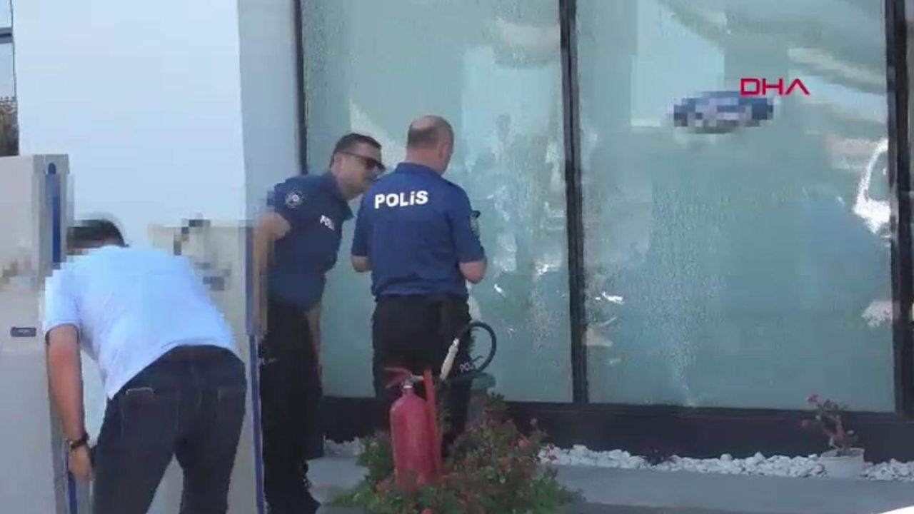 İstanbul'un ardından şimdi de Antalya... Otokoç galerisine silahlı saldırı