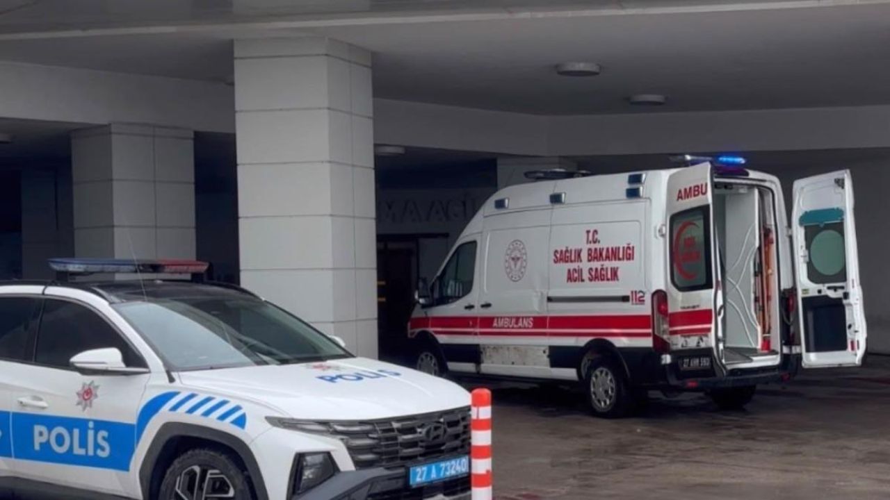 Karne günü bıçaklanan 10’uncu sınıf öğrencisi ağır yaralandı