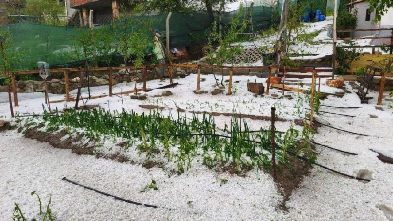 Keçiören’de dolu yağışı etkili oldu