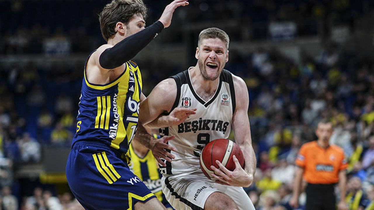 Potada Fenerbahçe ile Beşiktaş şampiyonluk için kapışıyor!