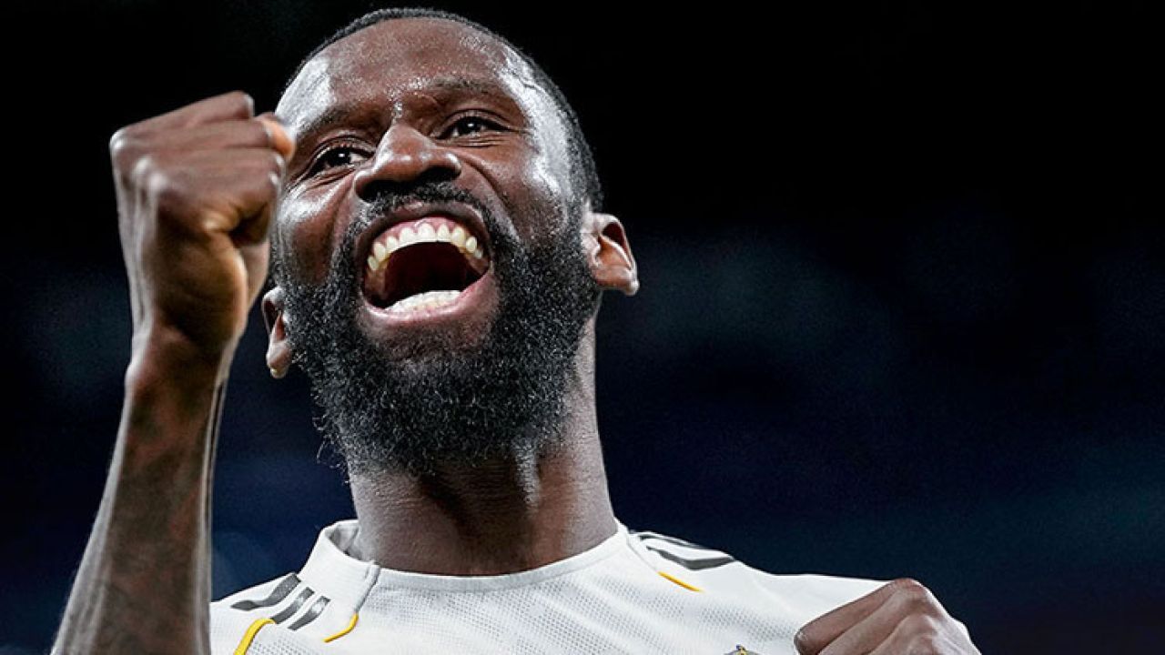 Real Madrid, sözleşme uzattığını duyurdu