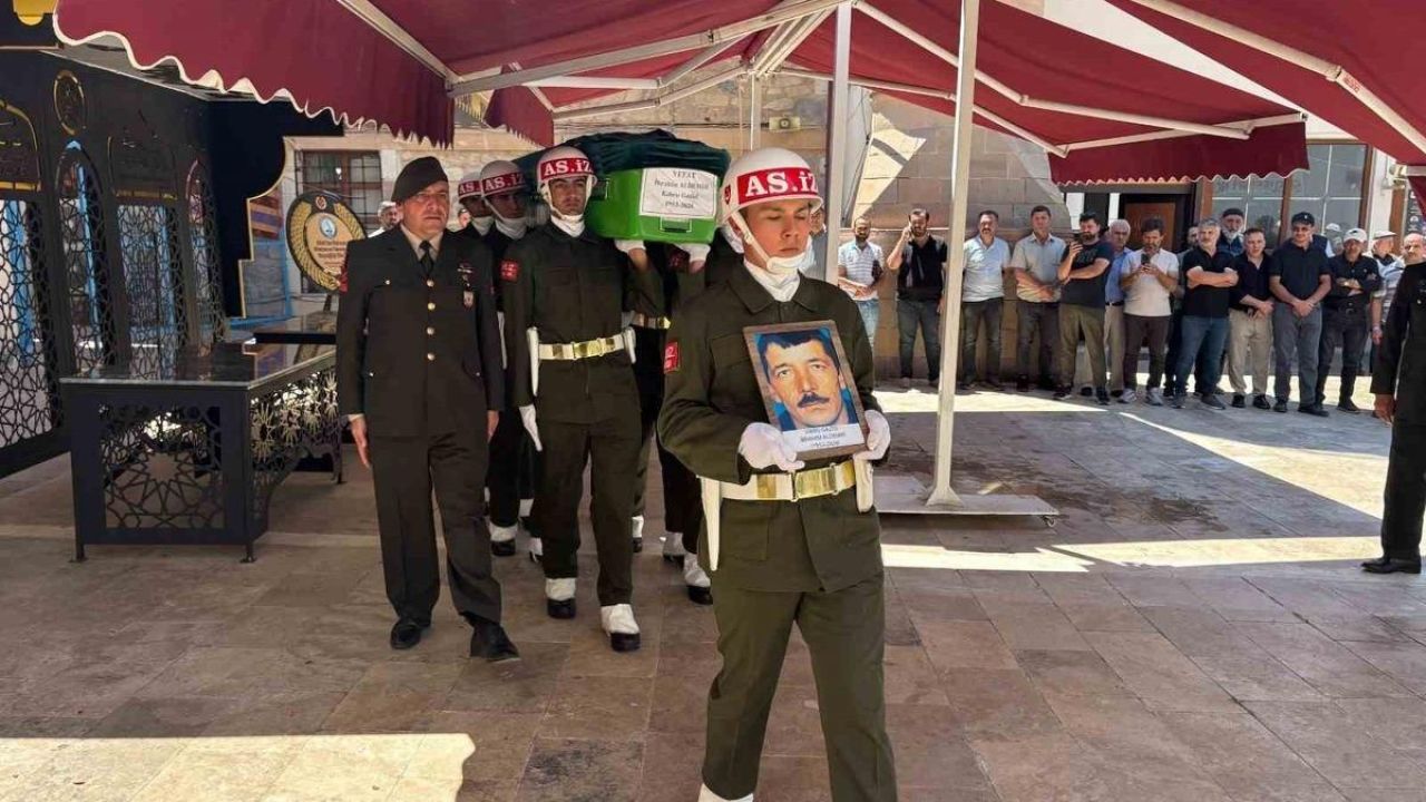 Sivas’ta Kıbrıs gazisi son yolculuğuna uğurlandı