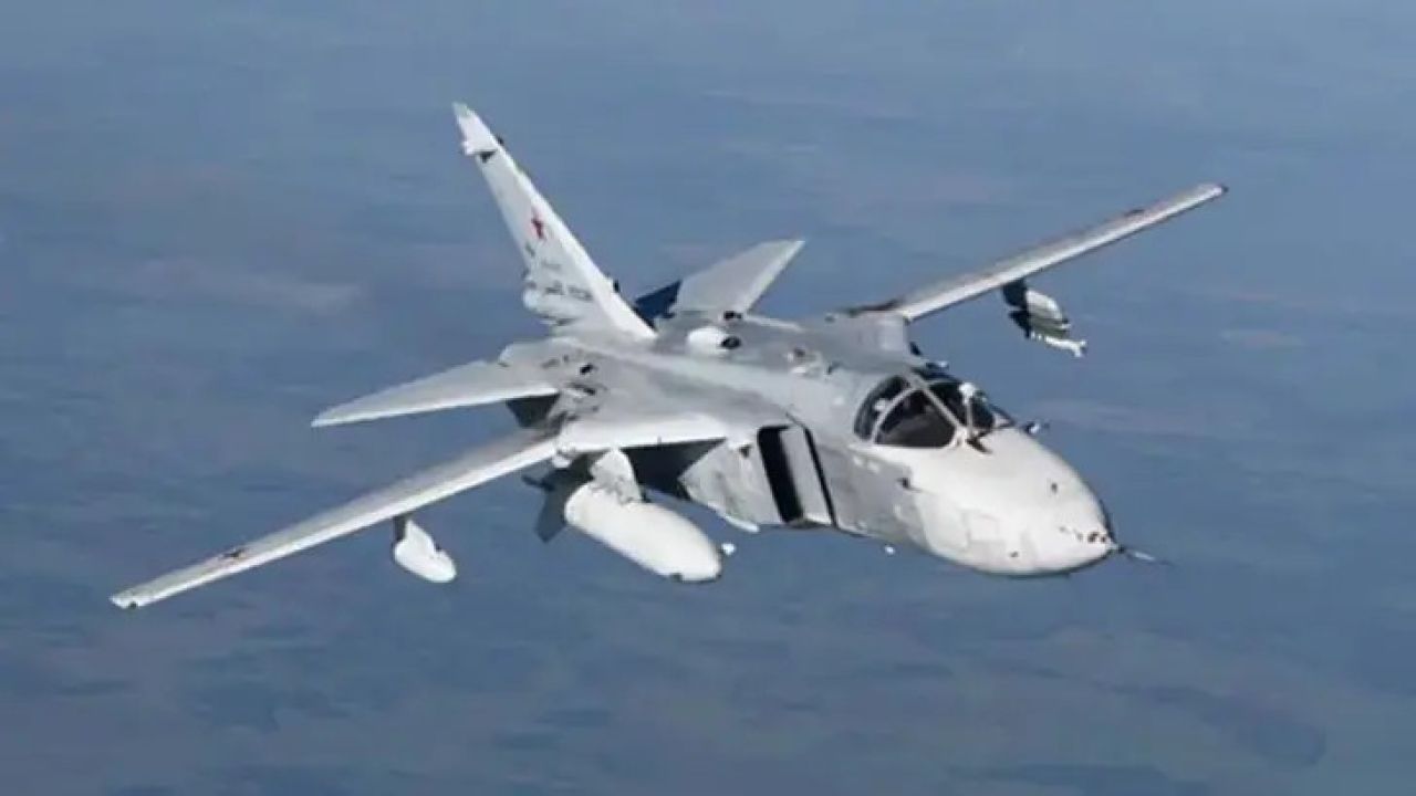 Ukrayna'ya ait Su-24M tipi bombardıman uçağı düştü