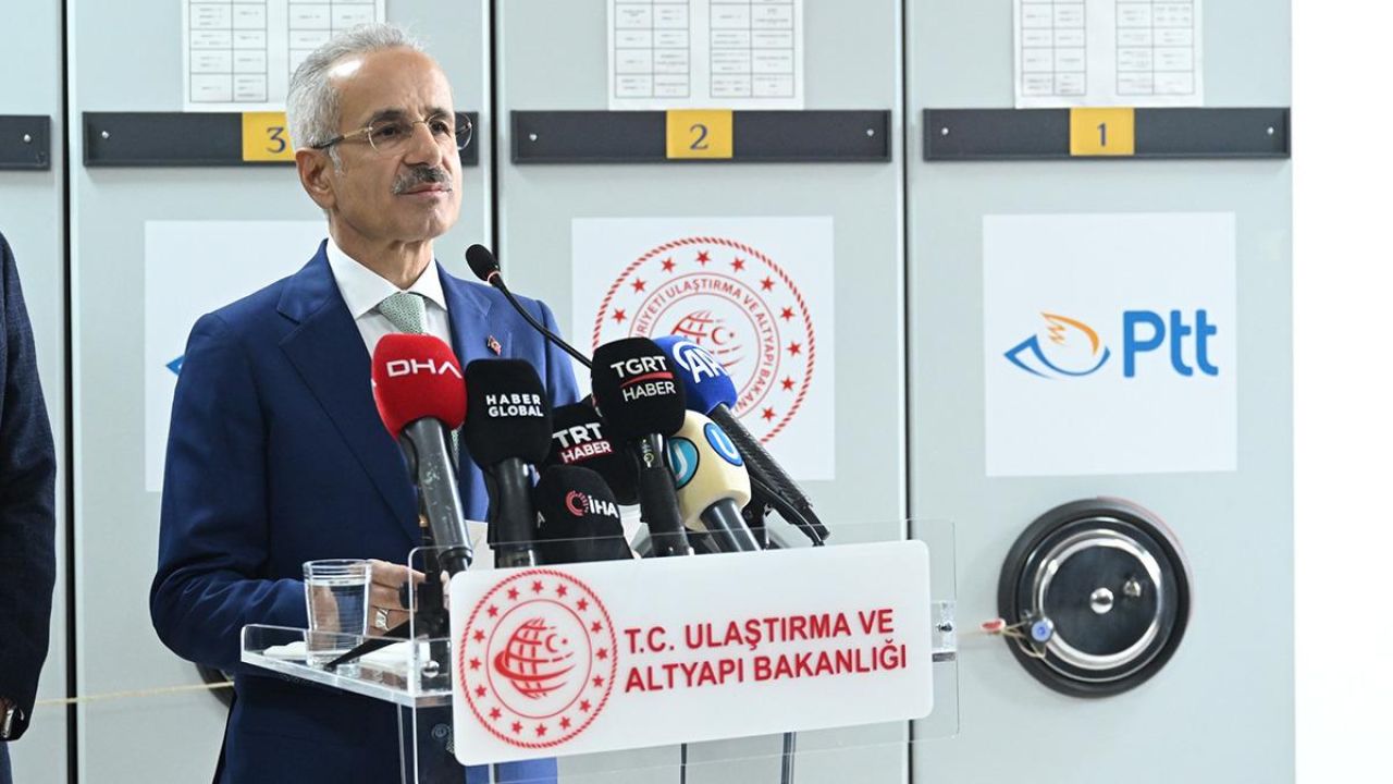 Bakan Uraloğlu açıkladı: PTT'den 2026 Nato Zirvesi için özel pul