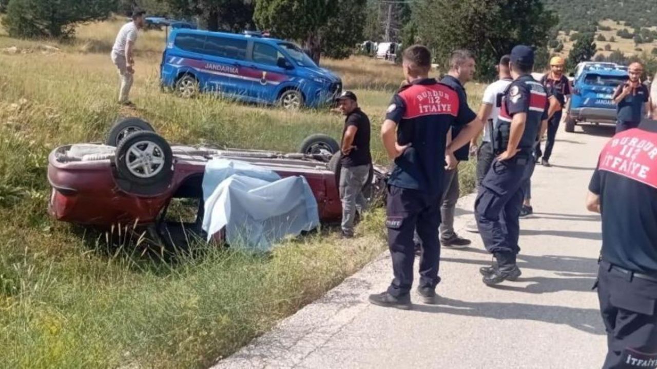 Burdur'da otomobil şarampole devrildi: 1 ölü, 1 yaralı