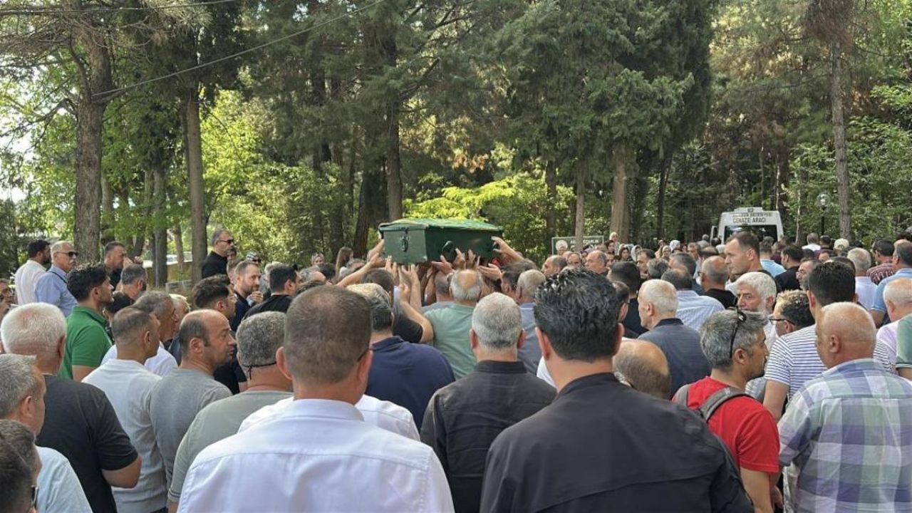 Diş tedavisi için gittiği hastanede hayatını kaybeden 8 yaşındaki kız son yolculuğuna uğurlandı