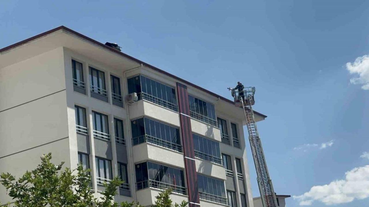 Elazığ’da 7 katlı binada baca yangını