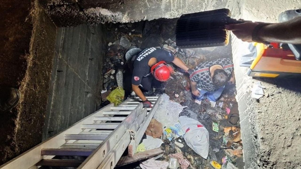 İnşaat halindeki binada bodrum boşluğuna düştü
