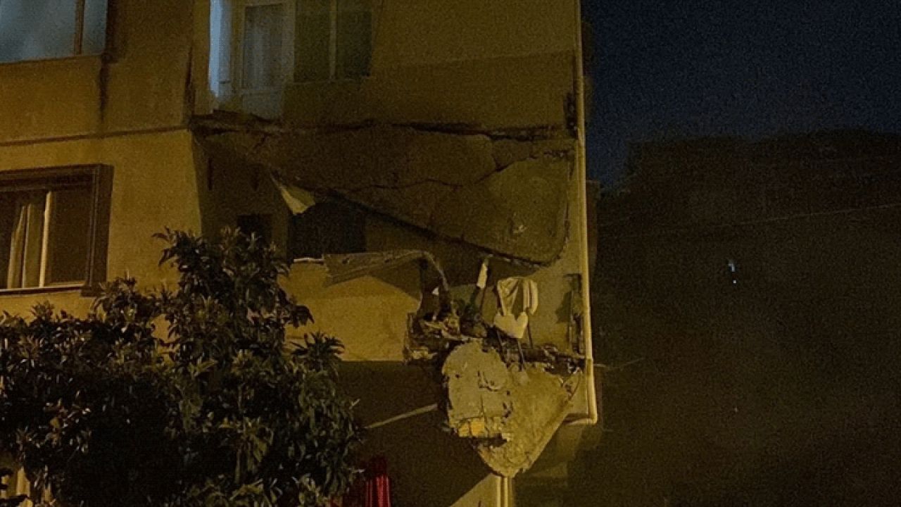 Küçükçekmece'de panik anları! 5 katlı apartman boşaltıldı