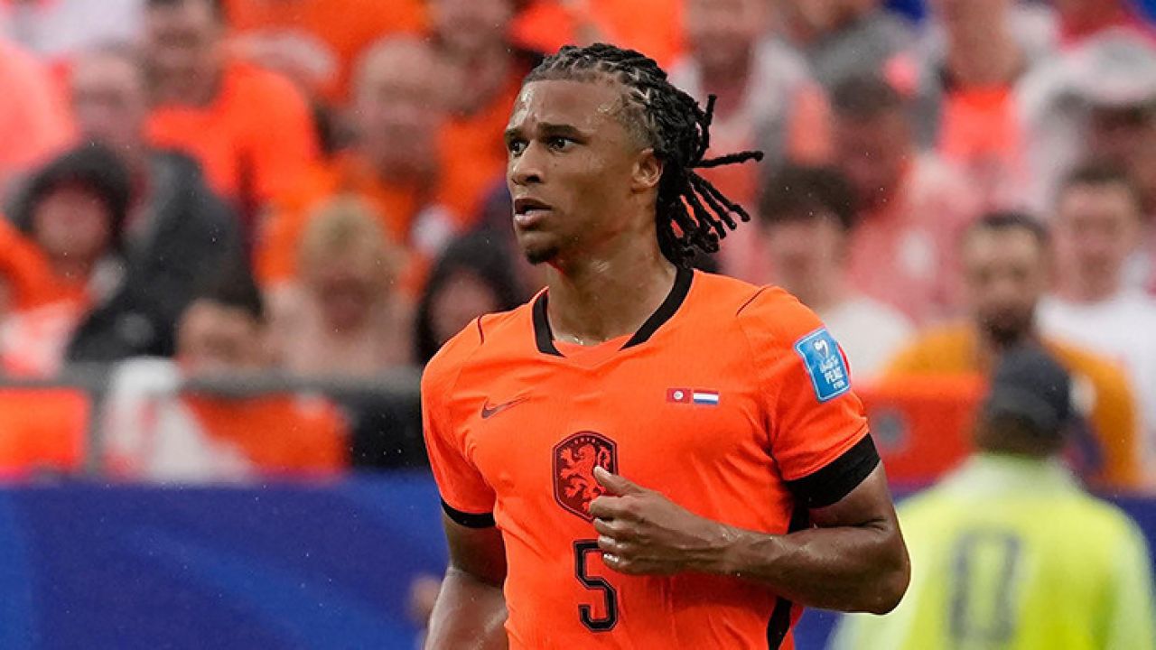 Nathan Ake, Fenerbahçe'nin Avusturya kampına katıldı