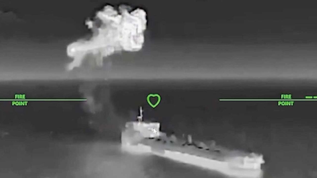 Ukrayna dronları Azak Denizi’ni kilitledi