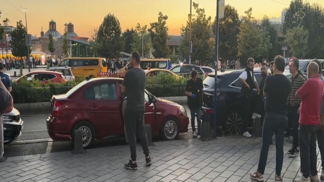 Üsküdar’da park halindeki otomobilde ölü bulundu